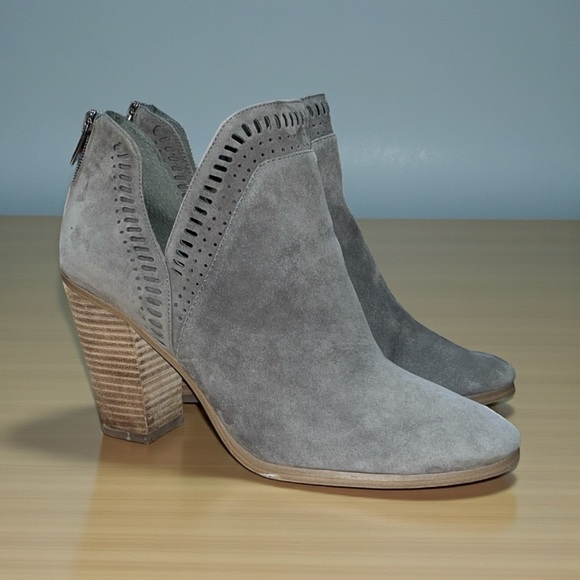 Vince Camuto Fileana Suede Cut-out Bootie in Gray Size 10 - Picture 5 of 13